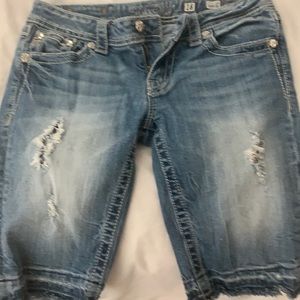 Miss Me capris size 28